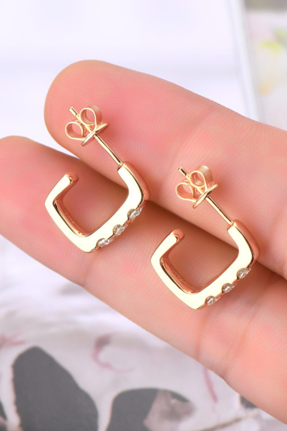 8c4d9bc5f4b24ac39d06e3408c7de4d6-Max