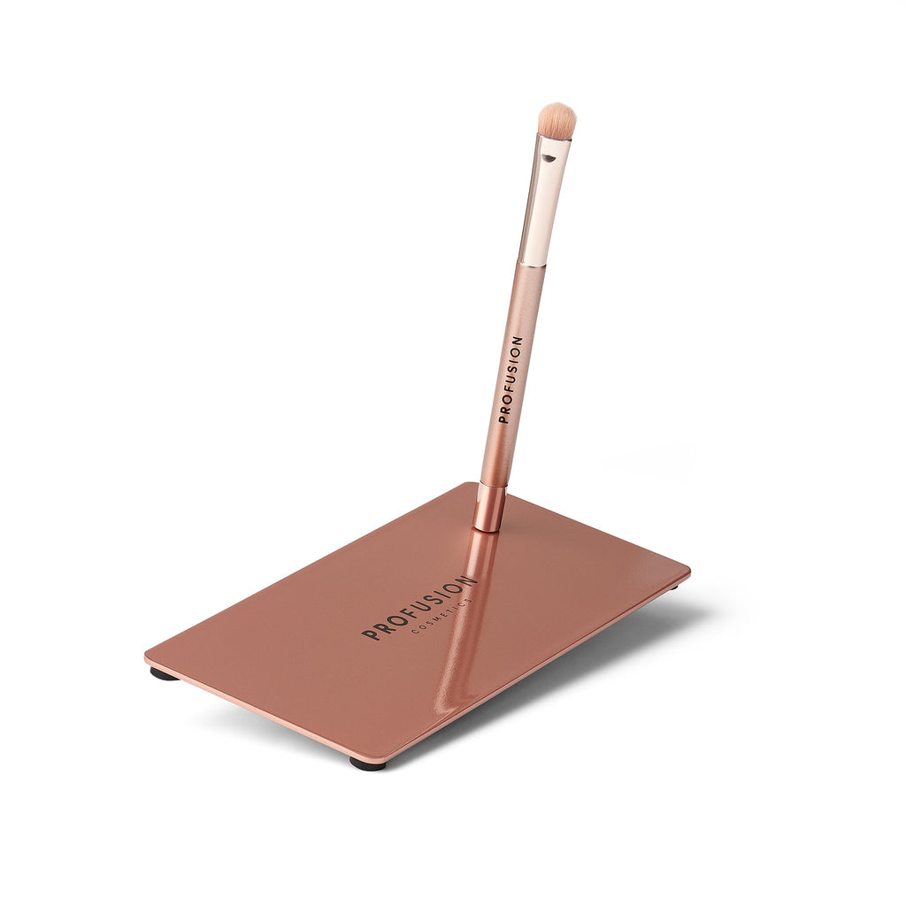 MAGNETIX | DISPLAY STAND & EYESHADOW BRUSH